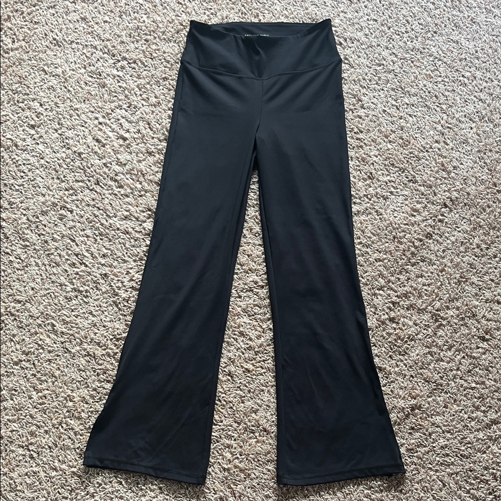 Aerie Black Flared Yoga Pants - Picture 1 of 4
